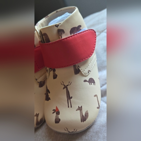 Charming Baby Walker Shoes with Red Strap - Picture 4 of 6